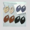 pendientes tallados madera