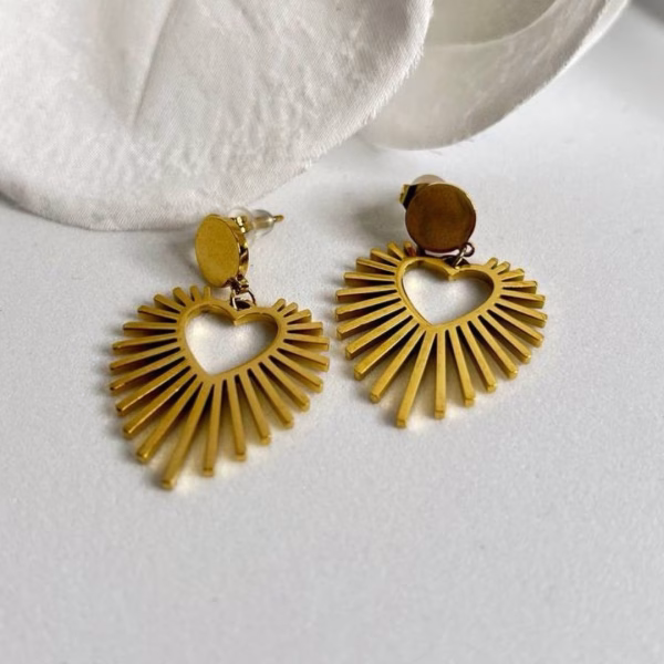 pendientes corazón dorados