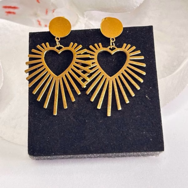 pendientes corazón dorados