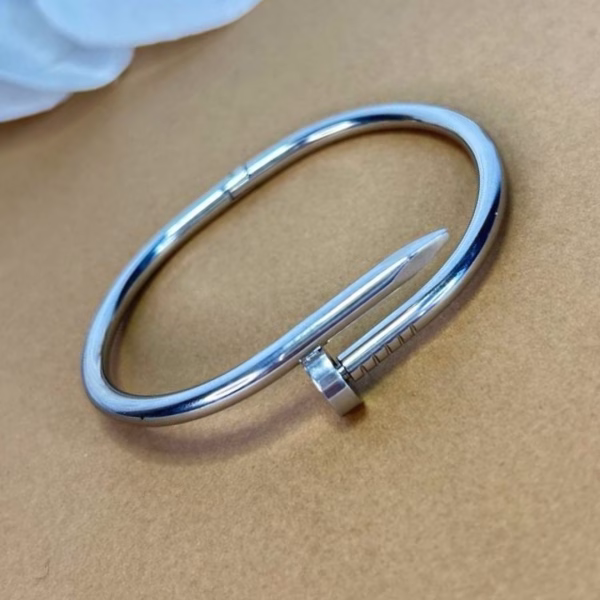 pulsera clavo plateada