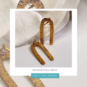 pendientes arco dorados